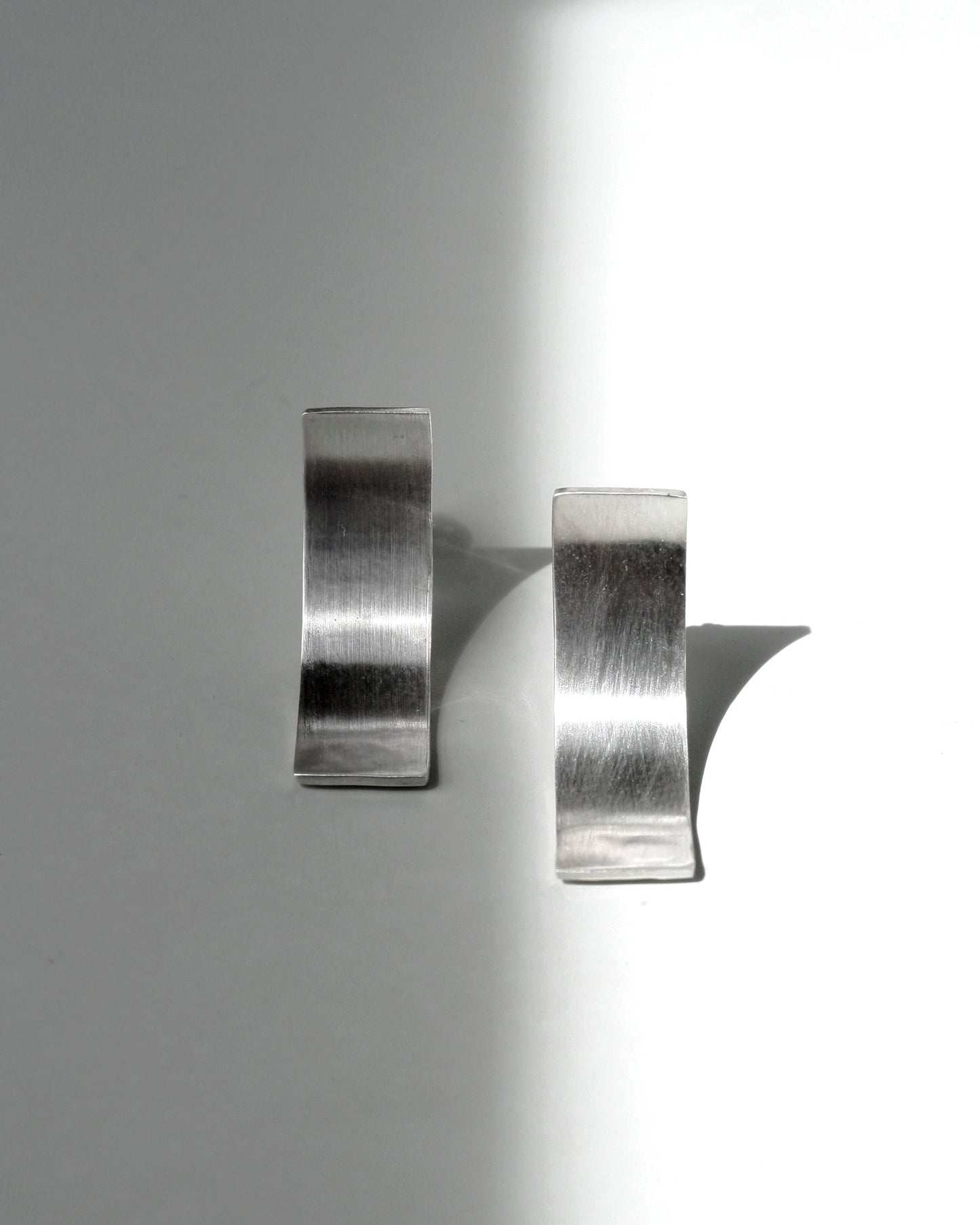 Curve Earrings